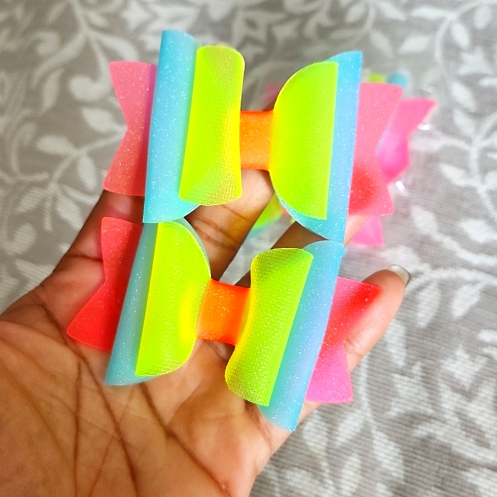 Multicolor bows